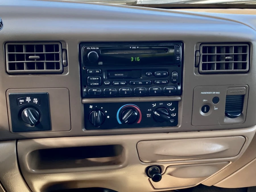 1999 Ford Super Duty 1st Gen - Image 18 of 19