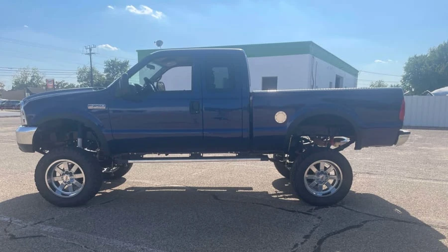 1999 Ford Super Duty 1st Gen - Image 2 of 13