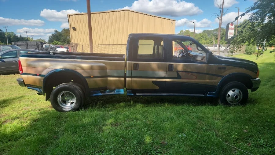 1999 Ford Super Duty 1st Gen - Image 2 of 10
