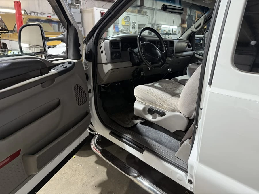 1999 Ford Super Duty 1st Gen - Image 2 of 4