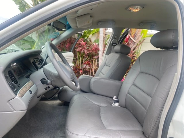 1999 Ford Crown Victoria - Image 11 of 21