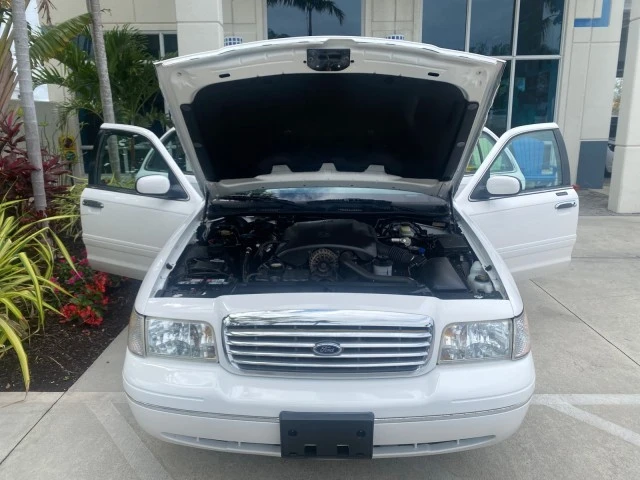 1999 Ford Crown Victoria - Image 18 of 21