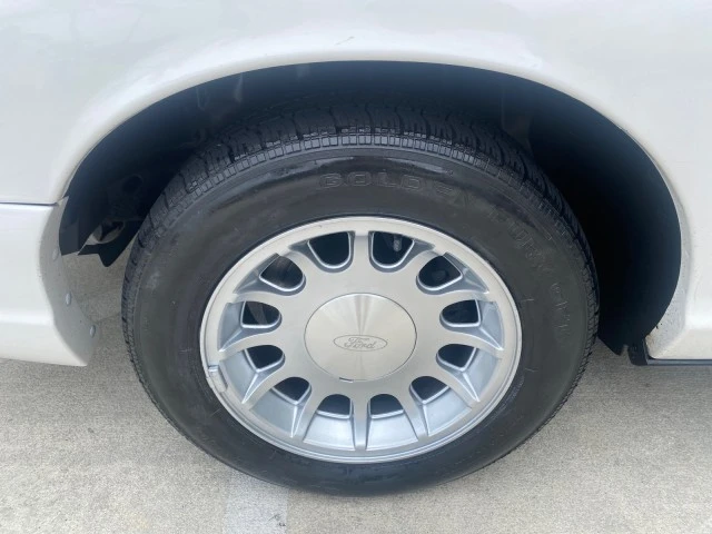 1999 Ford Crown Victoria - Image 20 of 21