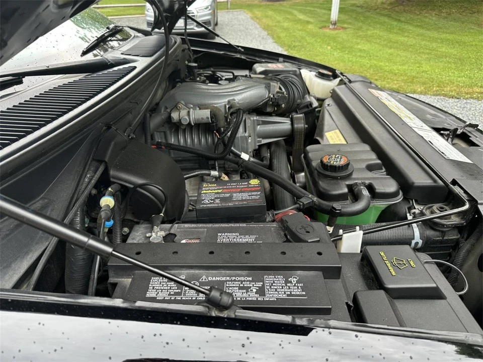 1999 Ford F-150 SVT Lightning 10th Gen - Image 9 of 31