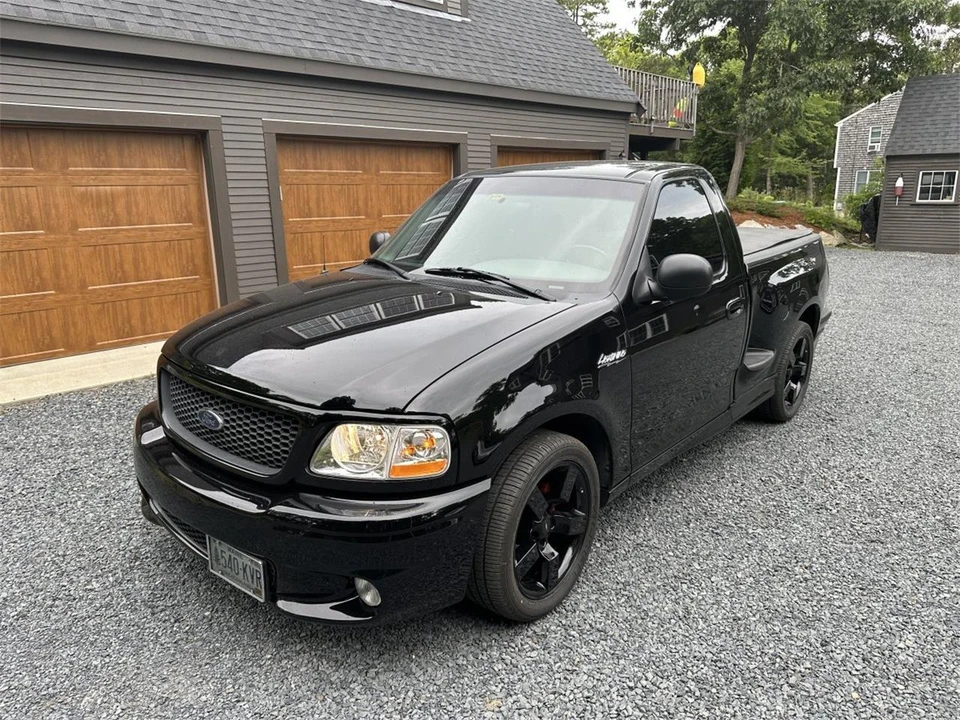 1999 Ford F-150 SVT Lightning 10th Gen - Image 3 of 31
