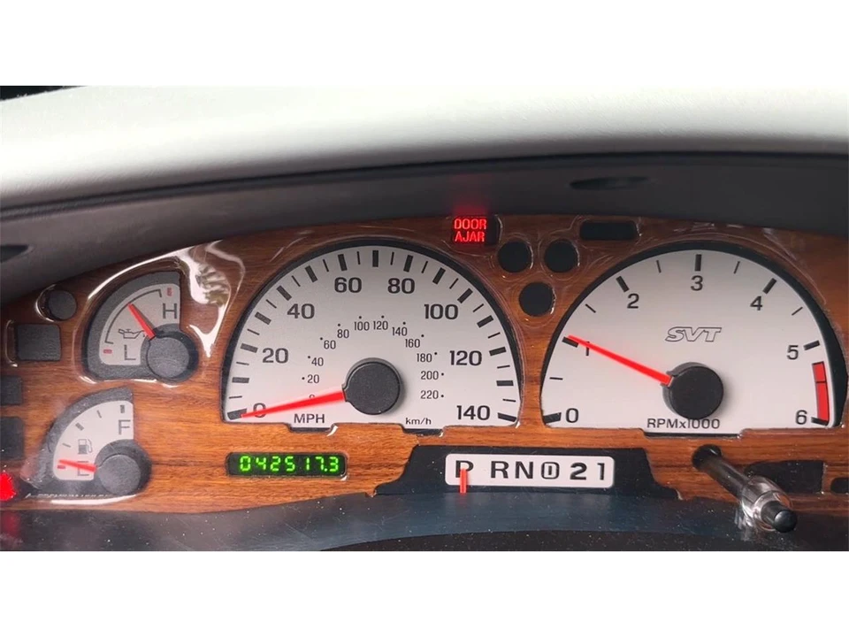 1999 Ford F-150 SVT Lightning 10th Gen - Image 26 of 31