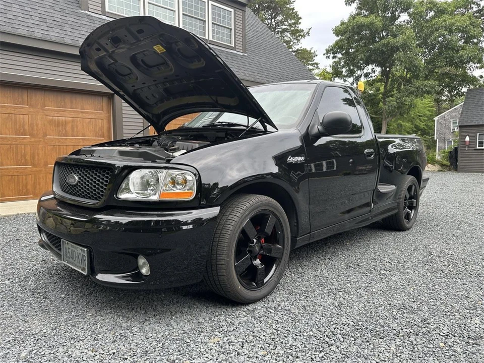 1999 Ford F-150 SVT Lightning 10th Gen - Image 8 of 31