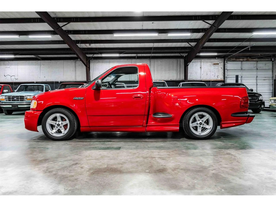 1999 Ford F-150 SVT Lightning 10th Gen - Image 2 of 21