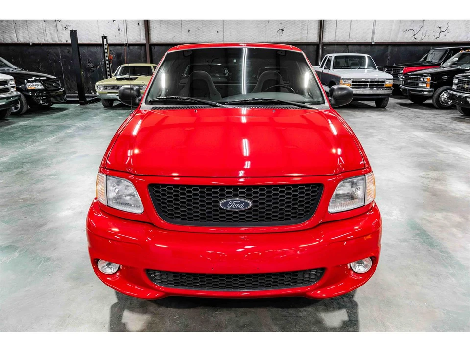 1999 Ford F-150 SVT Lightning 10th Gen - Image 8 of 21
