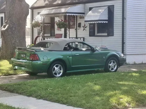 1999 Ford Mustang Convertible 2D