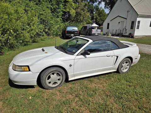 1999 Ford Mustang Convertible 2D