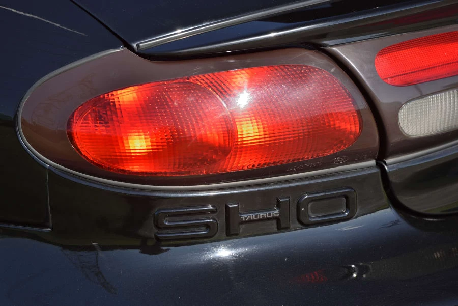 1999 Ford Taurus SHO 3rd Gen - Image 18 of 28