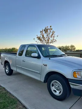1999 Ford F-150 XLT