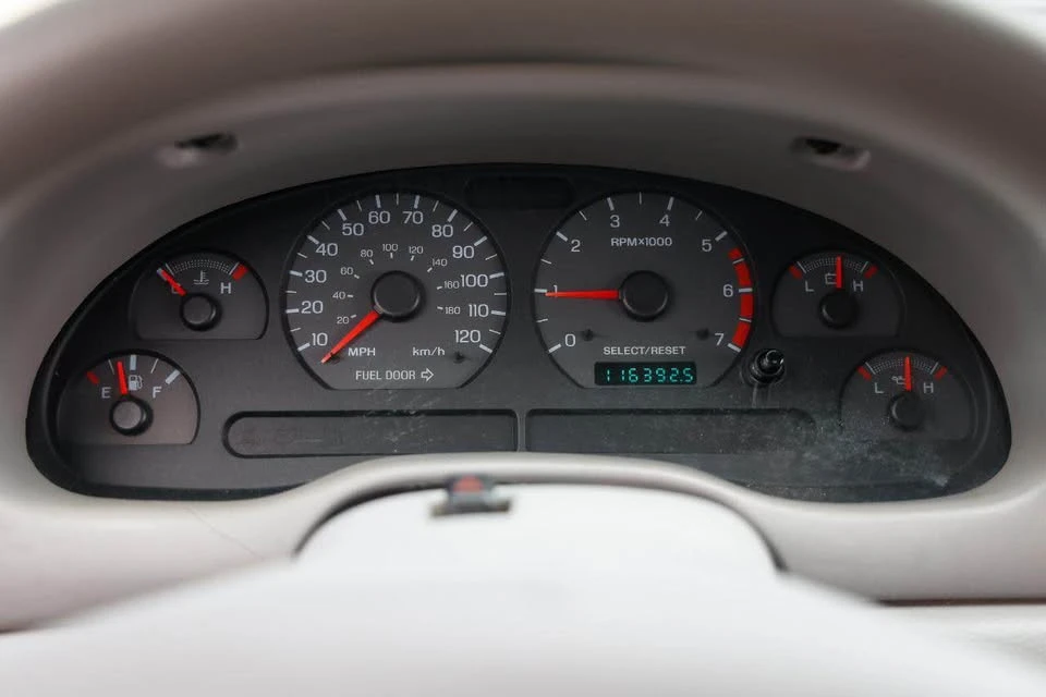 1999 Ford SN95 Mustang - Image 10 of 17