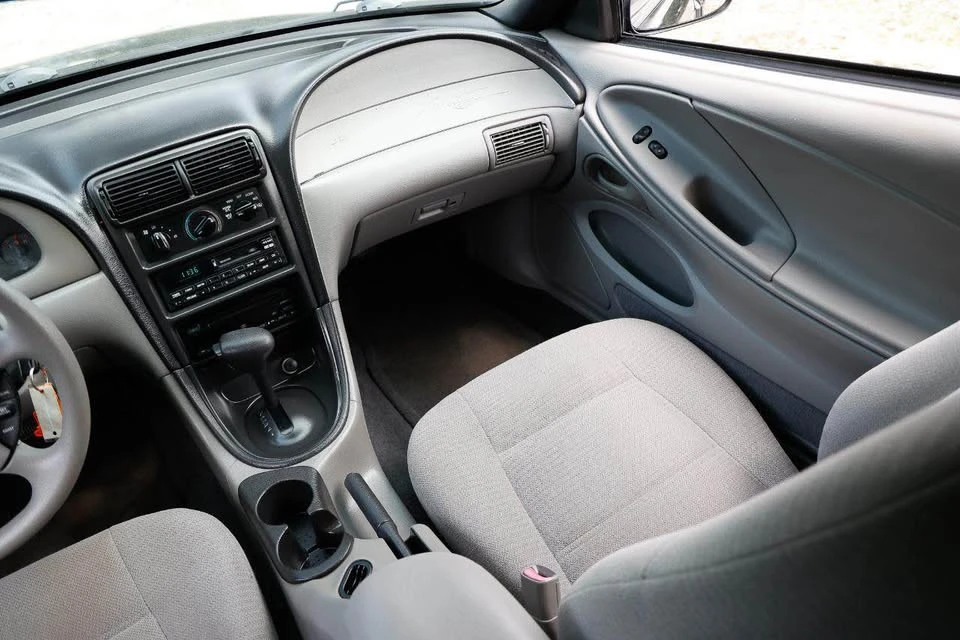 1999 Ford SN95 Mustang - Image 11 of 17