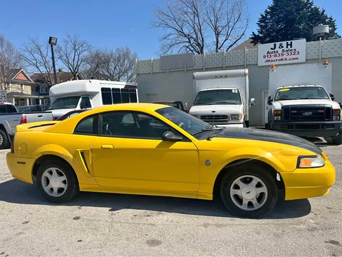 1999 Ford Mustang V6 Coupe