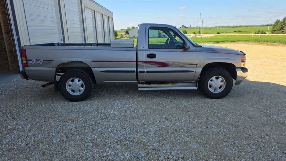 1999 GMC Sierra 2nd Gen - Image 2 of 6