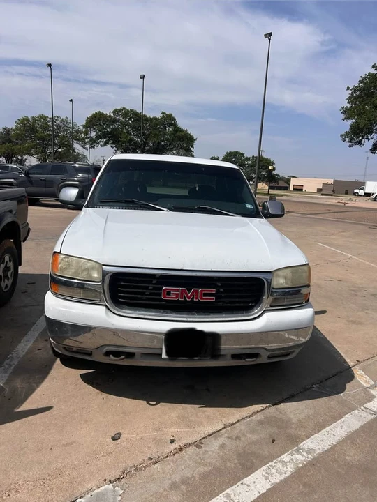 1999 GMC C/K - Image 2 of 8