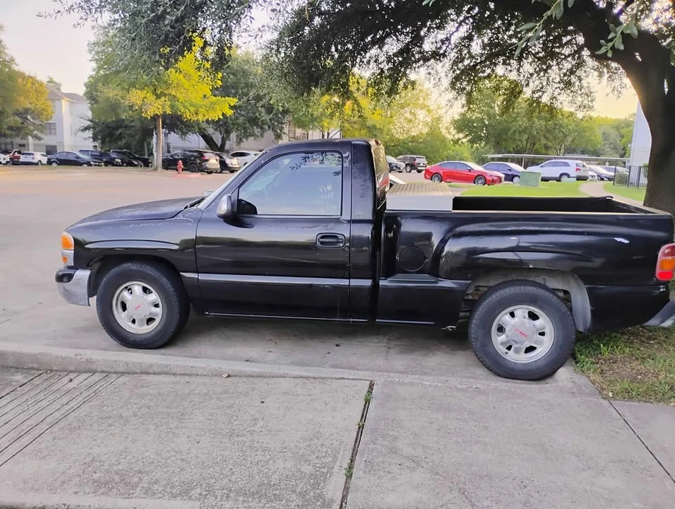 1999 GMC C/K - Image 3 of 4