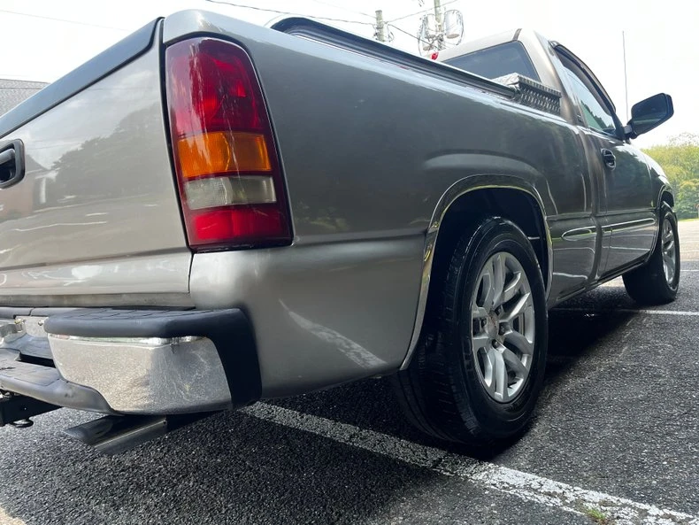 1999 GMC C/K - Image 4 of 29