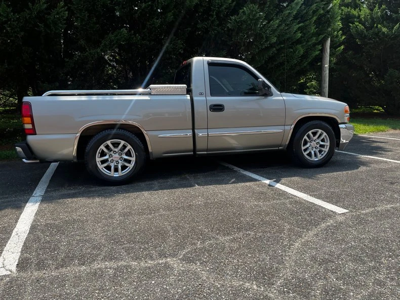 1999 GMC C/K - Image 9 of 29