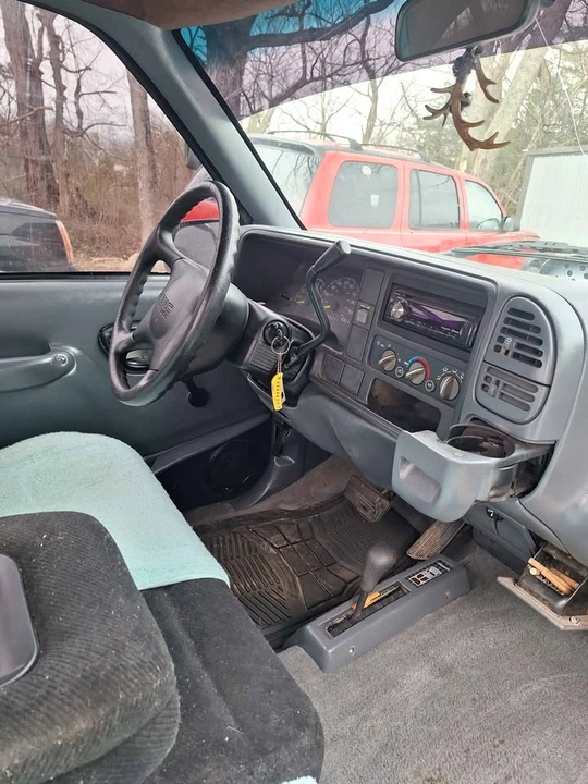 1999 GMC Sierra 1st Gen - Image 12 of 17