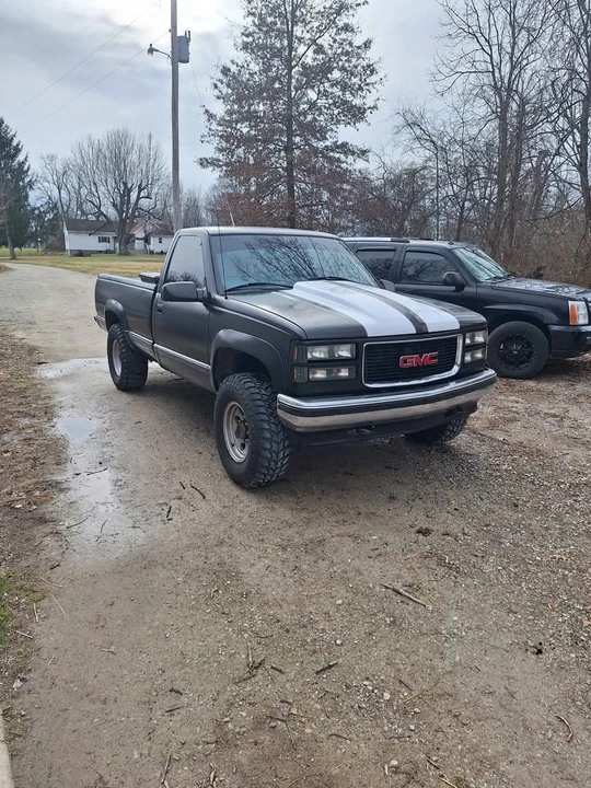 1999 GMC Sierra 1st Gen - Image 3 of 17