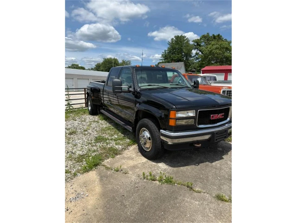 1999 GMC C/K - Image 2 of 15