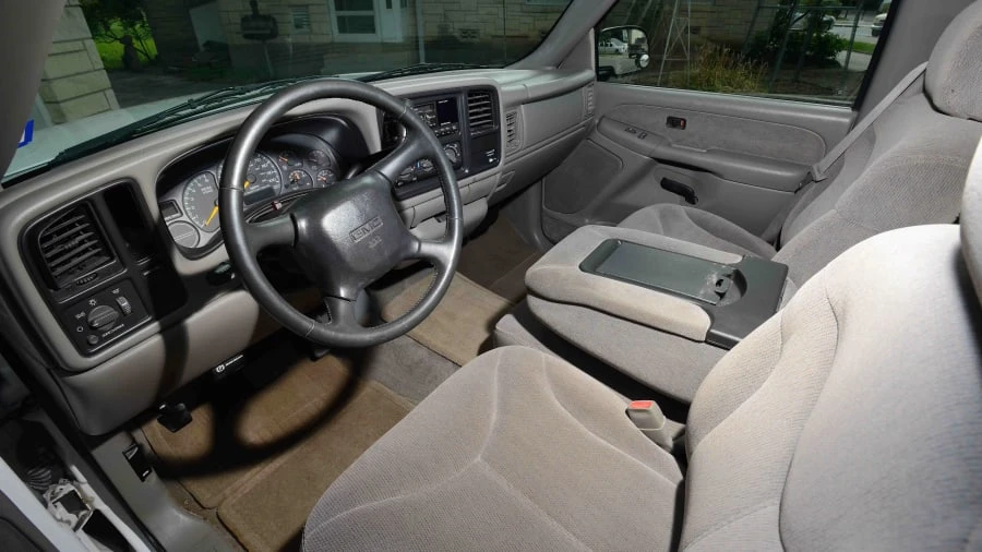 1999 GMC C/K - Image 4 of 12
