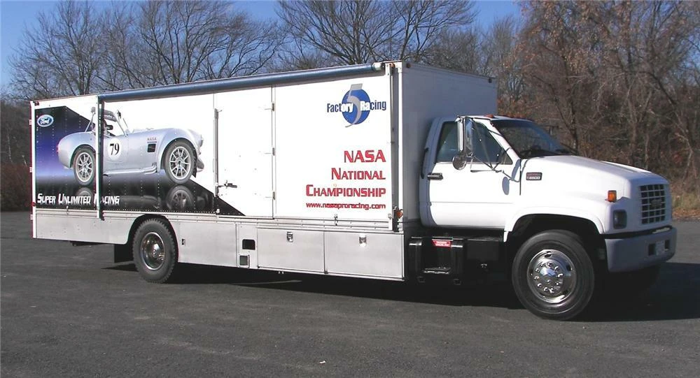 1999 GMC TopKick - Image 2 of 3