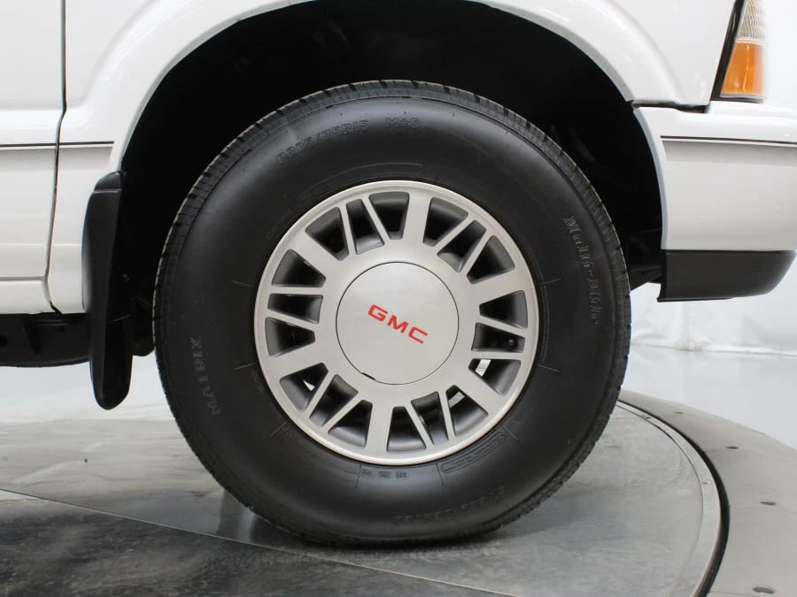 1999 GMC S-15 Jimmy 2nd Gen - Image 19 of 31