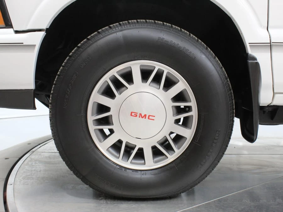 1999 GMC S-15 Jimmy 2nd Gen - Image 21 of 31