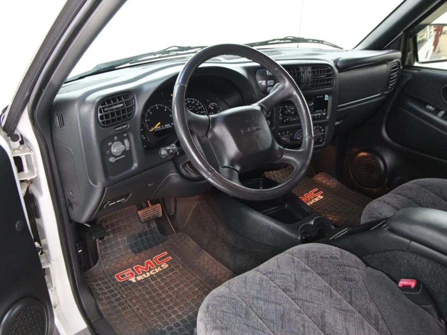 1999 GMC S-15 Jimmy 2nd Gen - Image 5 of 31