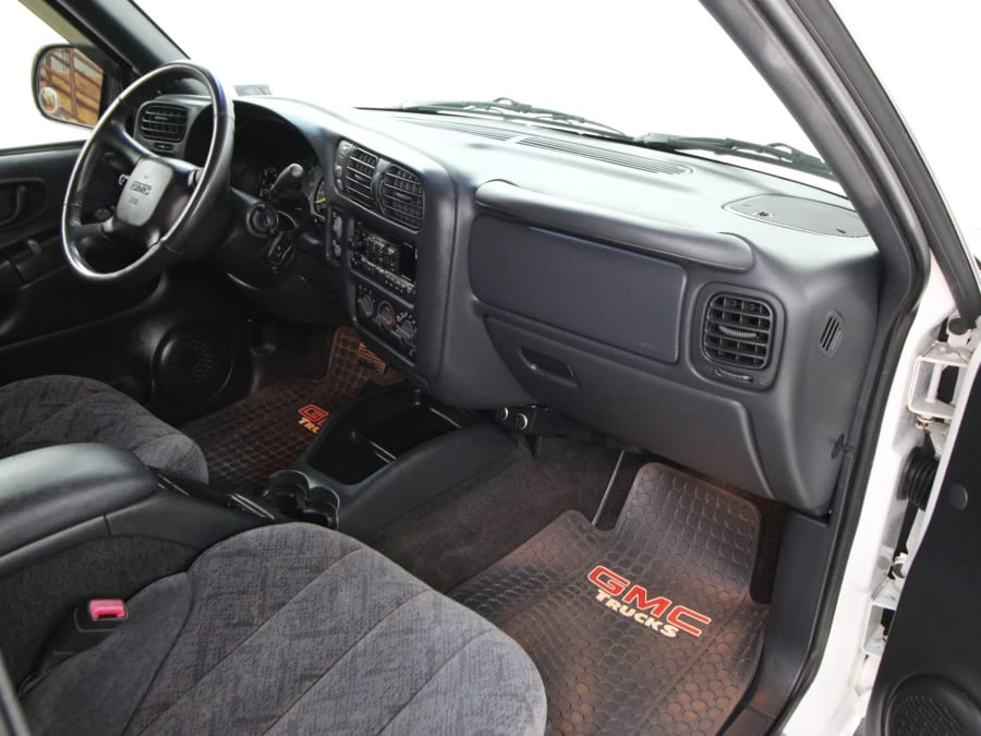 1999 GMC S-15 Jimmy 2nd Gen - Image 9 of 31