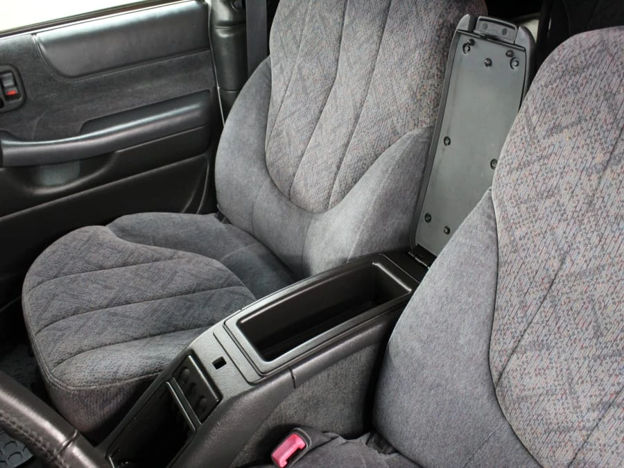 1999 GMC S-15 Jimmy 2nd Gen - Image 31 of 31