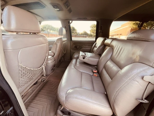 1999 GMC Suburban 8th Gen - Image 6 of 13