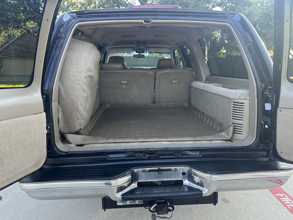 1999 GMC Suburban 8th Gen - Image 10 of 13