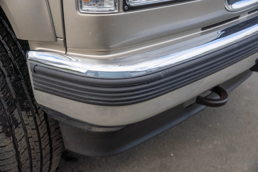 1999 GMC Suburban 8th Gen - Image 29 of 31