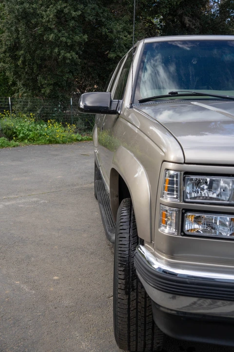 1999 GMC Suburban 8th Gen - Image 26 of 31