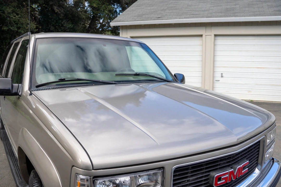 1999 GMC Suburban 8th Gen - Image 23 of 31