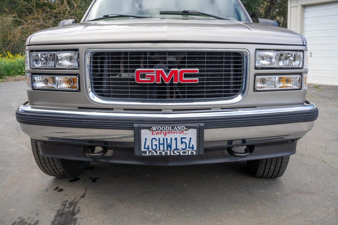 1999 GMC Suburban 8th Gen - Image 24 of 31