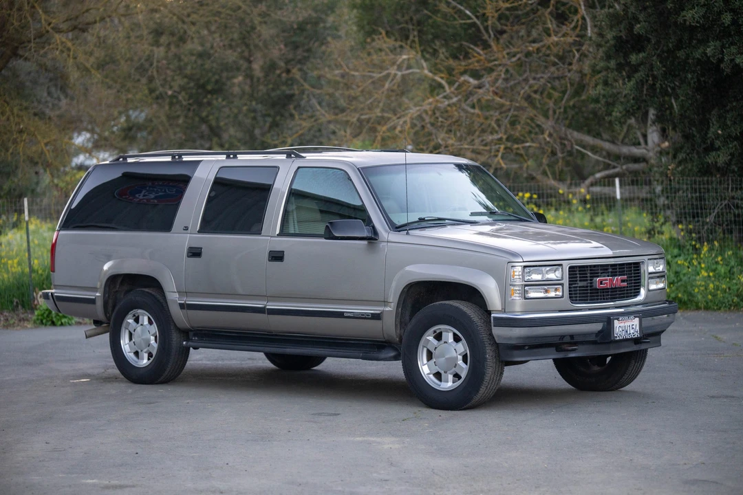 1999 GMC Suburban 8th Gen - Image 8 of 31