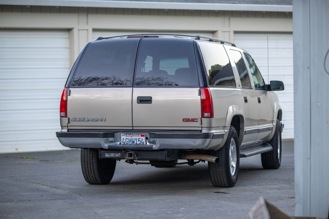 1999 GMC Suburban 8th Gen - Image 17 of 31