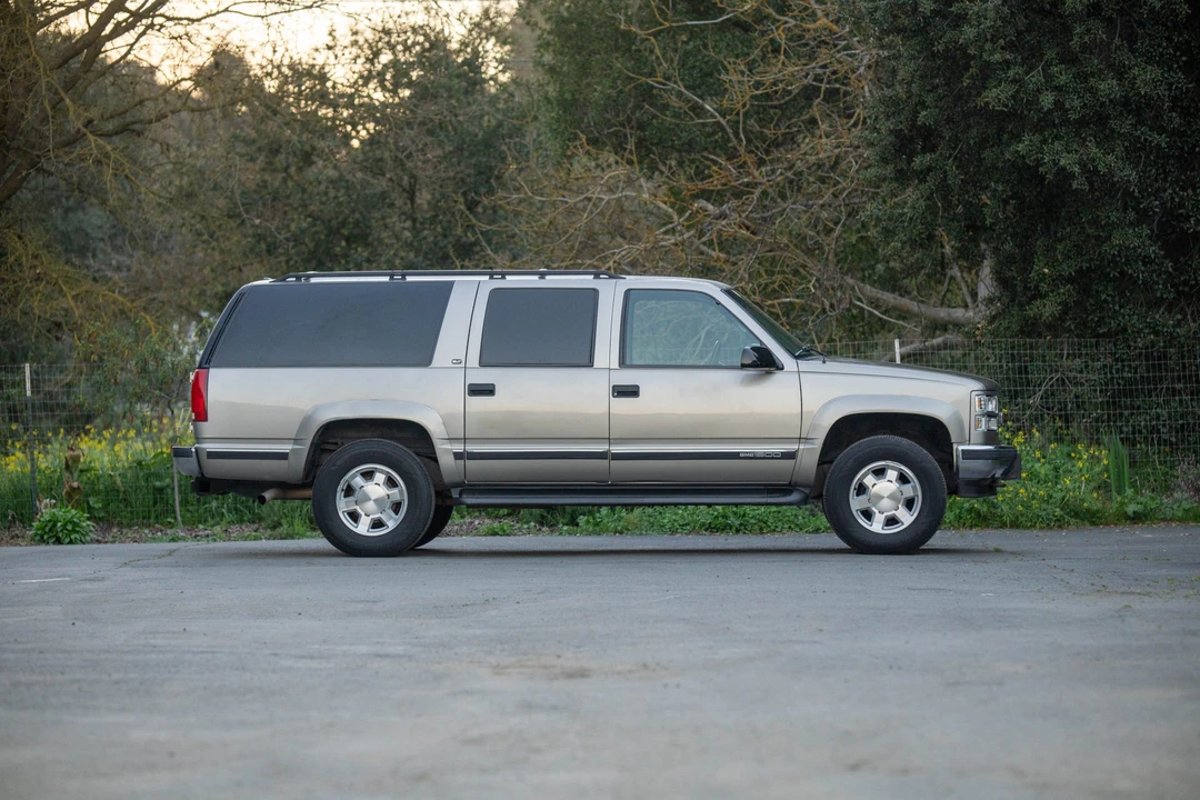1999 GMC Suburban 8th Gen - Image 20 of 31