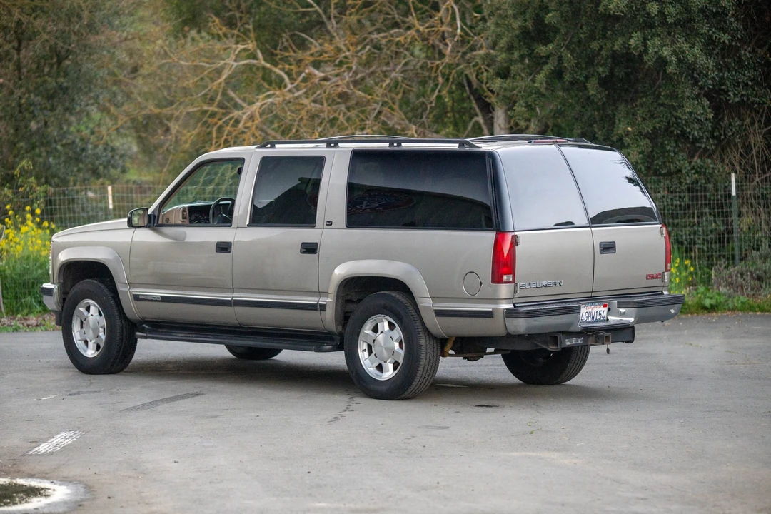 1999 GMC Suburban 8th Gen - Image 14 of 31