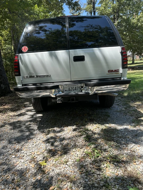 1999 GMC Suburban 8th Gen - Image 5 of 31