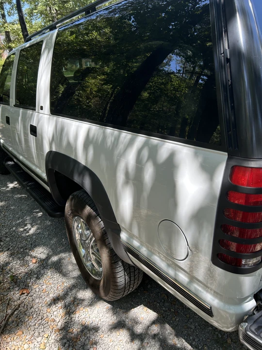 1999 GMC Suburban 8th Gen - Image 6 of 31