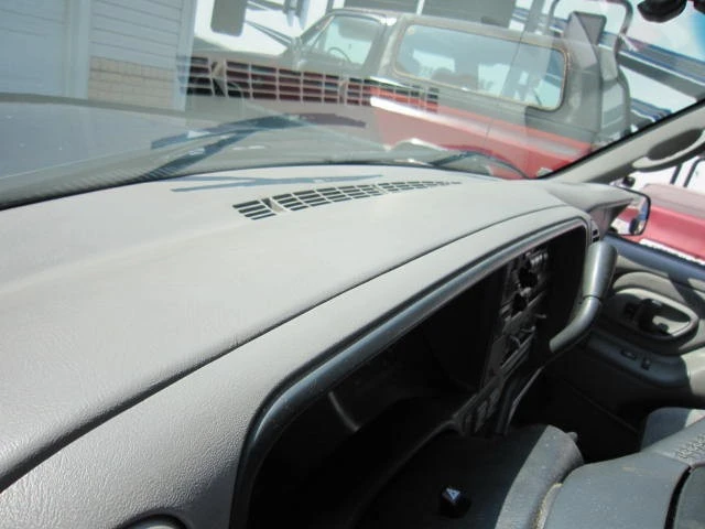 1999 GMC Suburban 8th Gen - Image 20 of 31