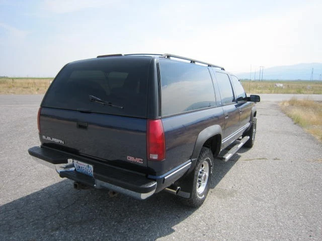 1999 GMC Suburban 8th Gen - Image 4 of 31