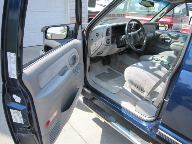 1999 GMC Suburban 8th Gen - Image 18 of 31